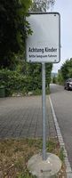 Schildergestell massiv, verzinkt, mit Betonsockel