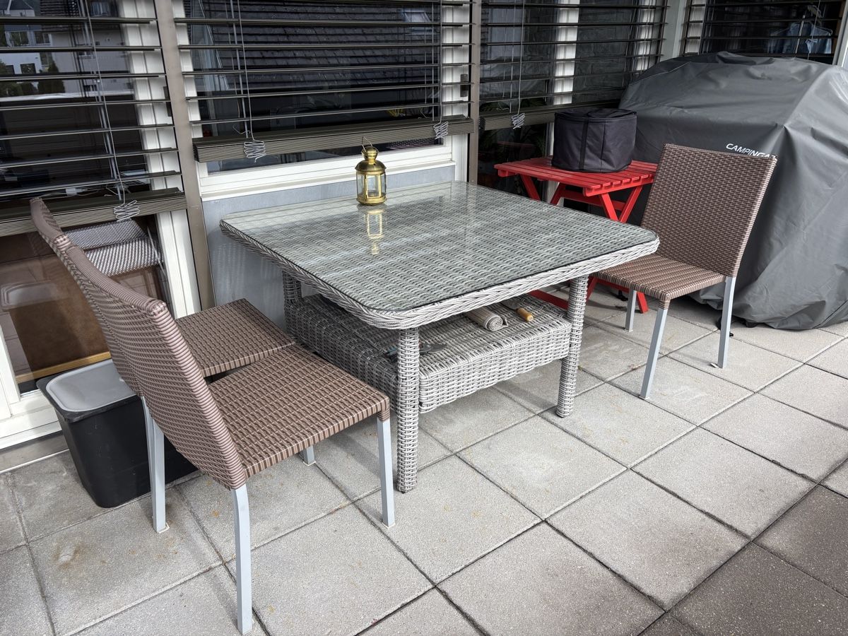 Tischset: Rattan GartenTisch & Stühle – Gebraucht aus Aadorf von she_pzg6