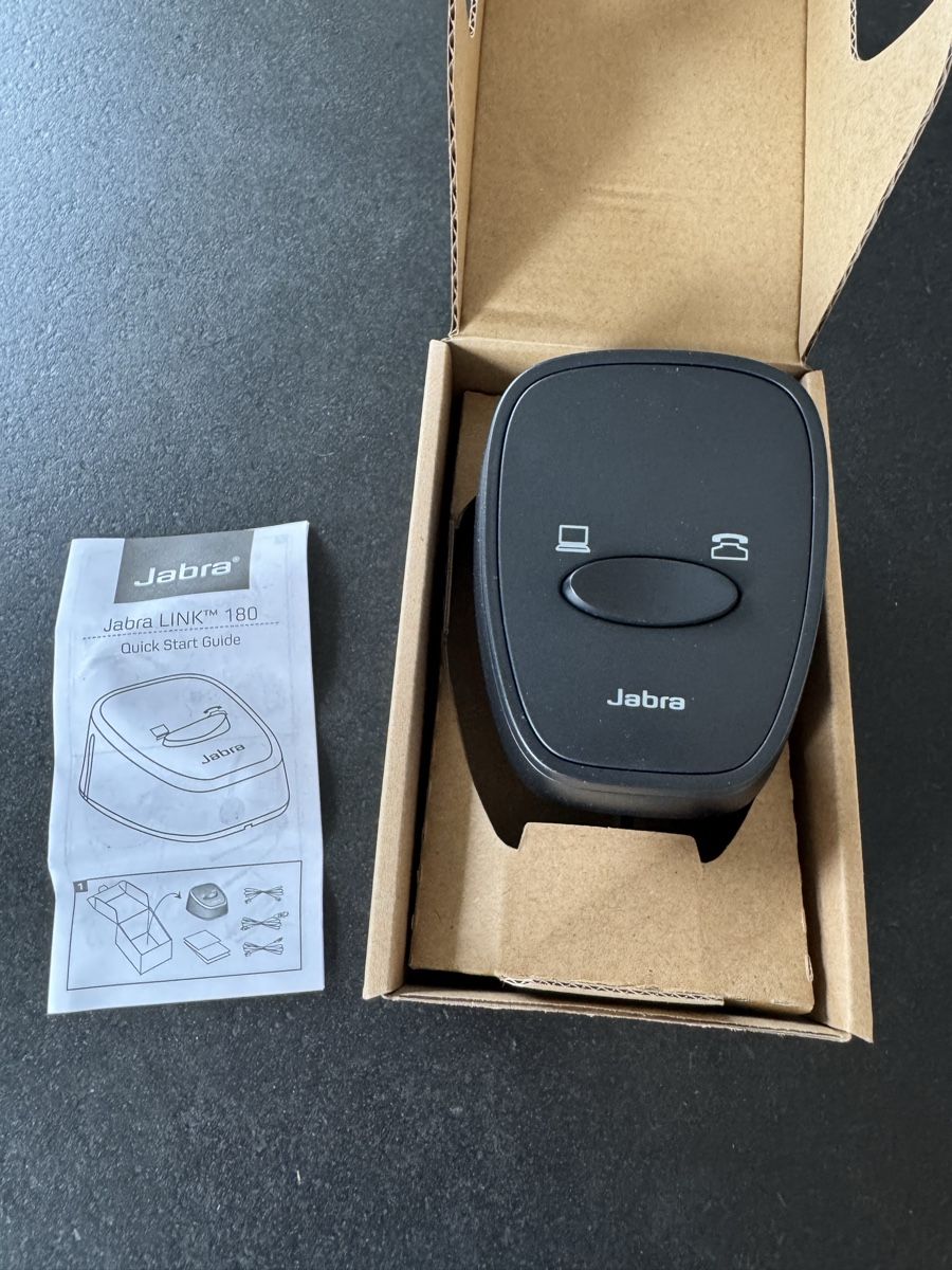 Jabra Unità & Adattatore: Jabra Link 180 Switch Desk phone and PC – Nuovo e nell'imballaggio originale da Berneck venduto da Koenner.J