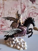 ELFEN - FIGUR REITET AUF ENGEL-PFERD AUF WOLKE