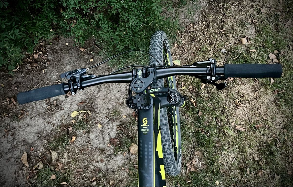 Scott Velos: Scott Scale RC 700 World Cup 27.5" M – Gebraucht aus Froideville von WellTone.ch 1