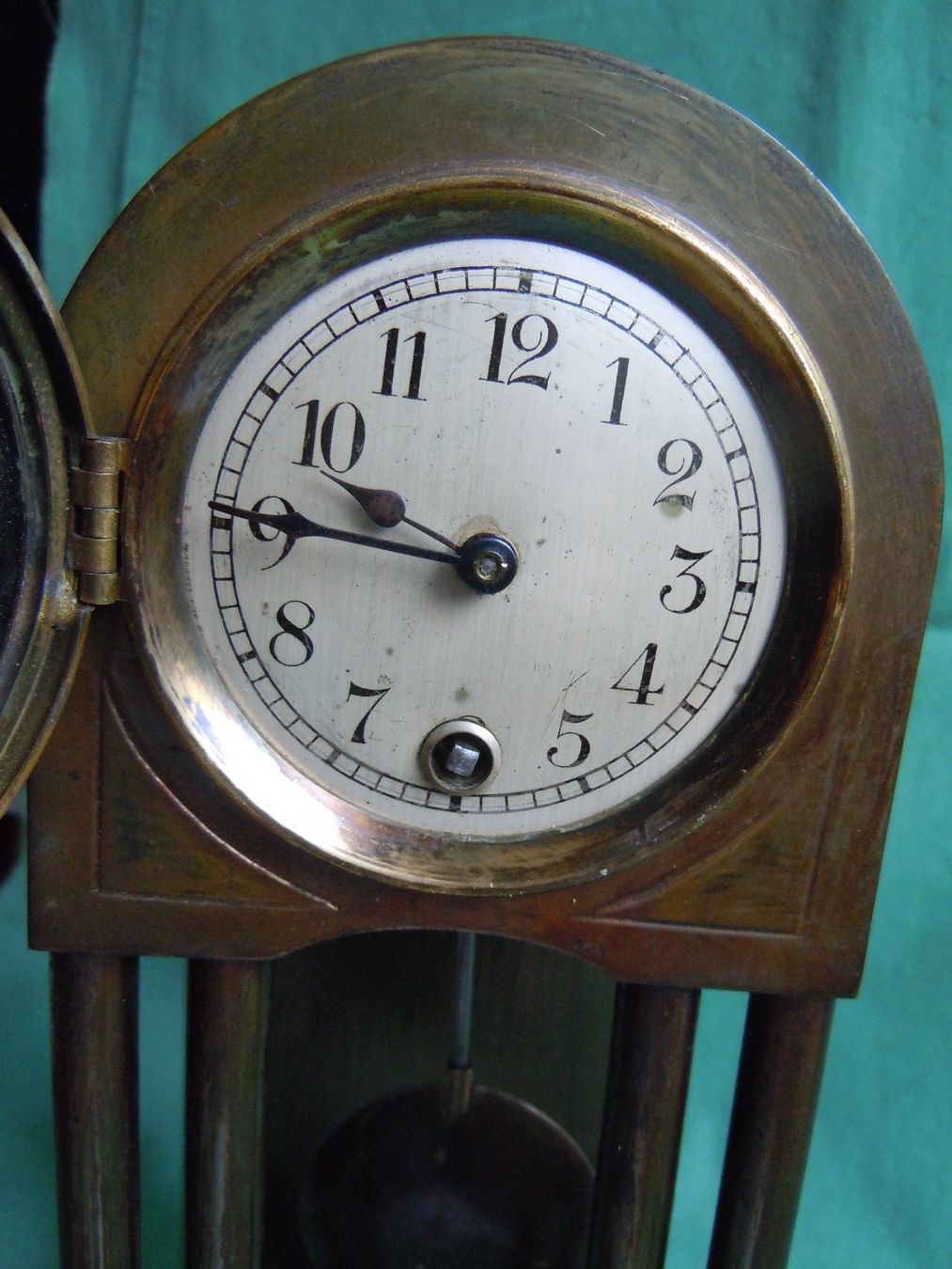 Orologi: Kleine Tischuhr – Usato da Buchs SG venduto da dankeschon 4