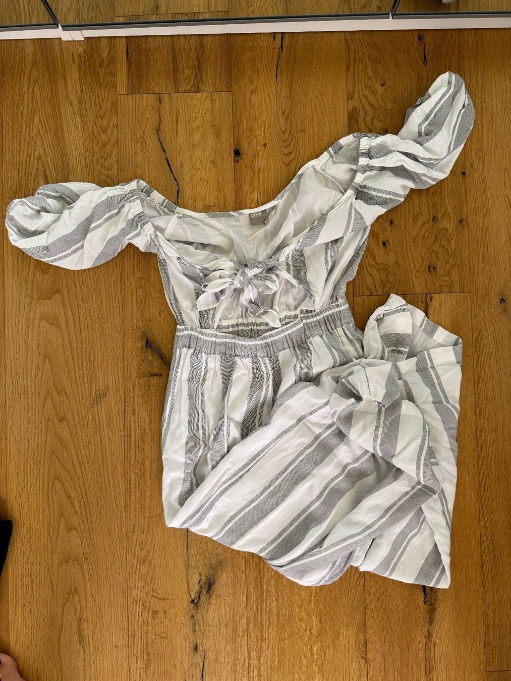 H&M Tute: Damen Kleider Set verschiedene Muster Grösse M – Usato da Lachen SZ venduto da ann_l2k6 5