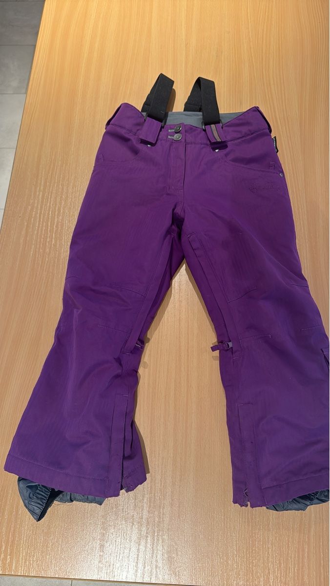 Pantaloni: Lila Skihose, Grösse 116 – Usato da Vella venduto da Buendnersteinbock