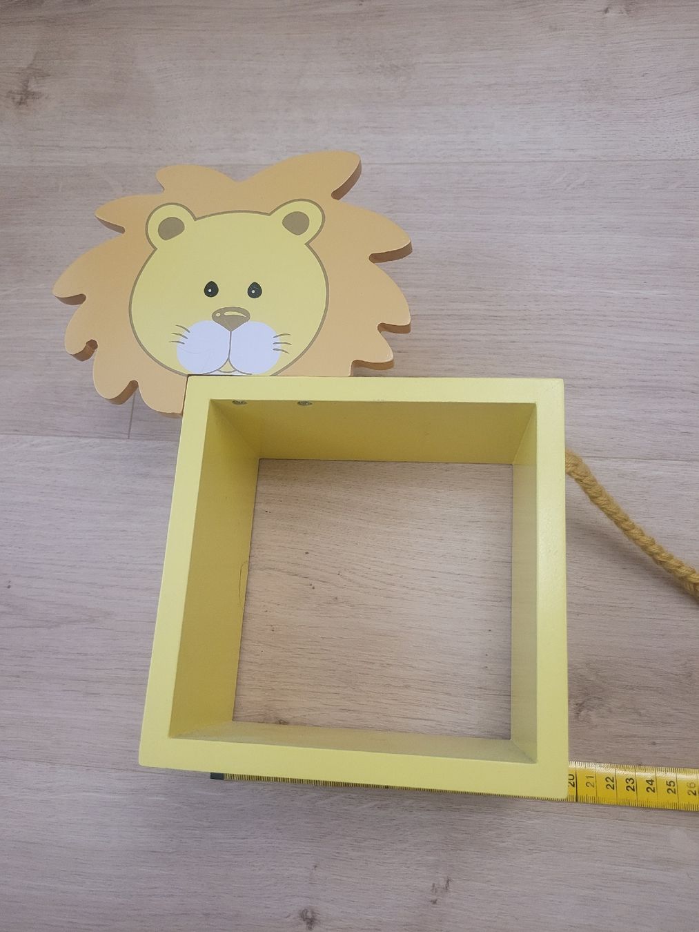Scaffali: süsses Wandregsl Löwe 18x18cm – Usato da Lupsingen venduto da sta_wgg5