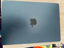 MacBook Air M2 13,6” 8GB/256GB wie neu + Originalzubehör 