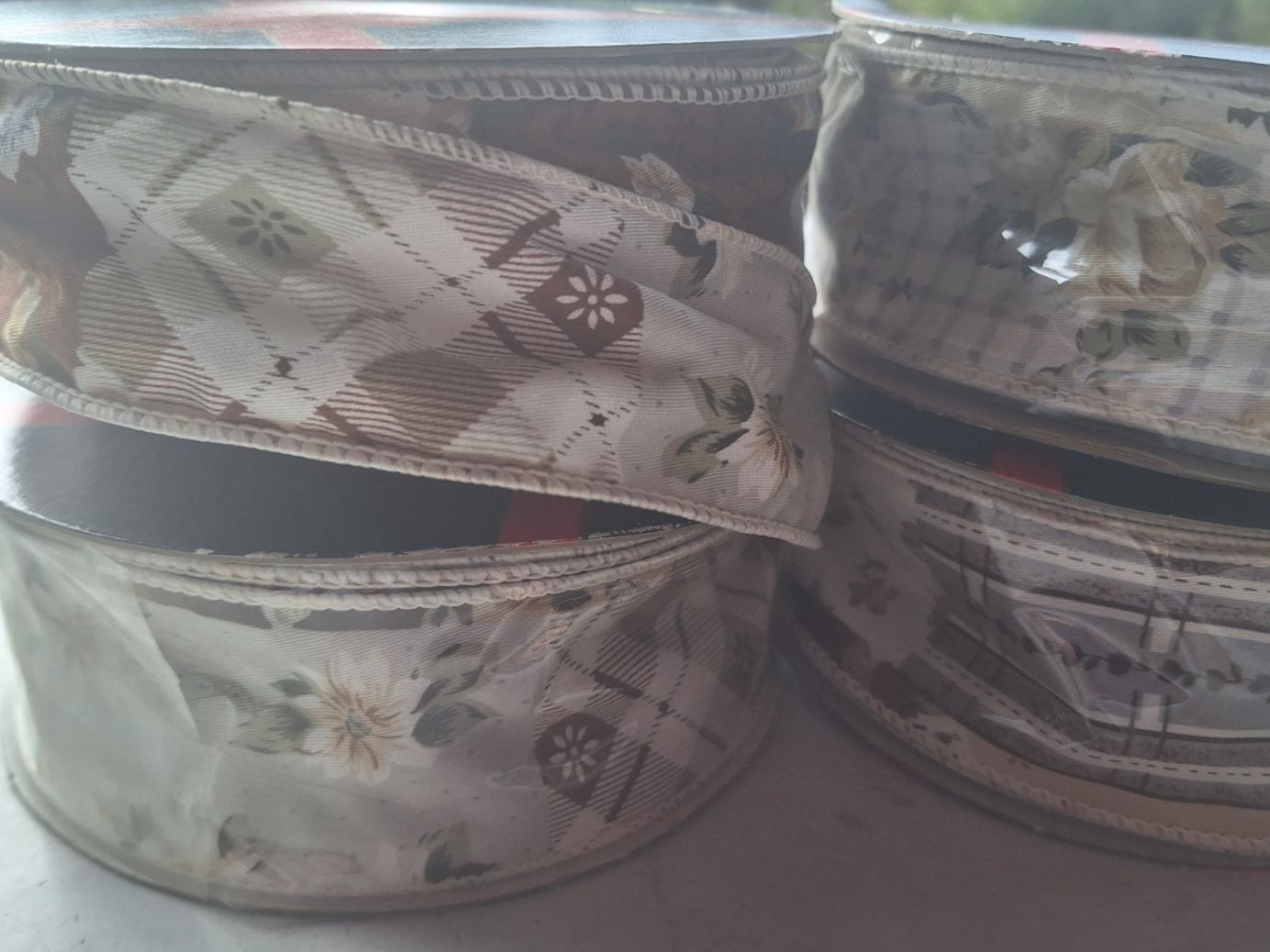 Dekobänder: 4 ROLLEN GESCHENKBAND IM PATCHWORK LOOK – Neu (gemäss Beschreibung) aus Huttwil von Kunterbuntli 1
