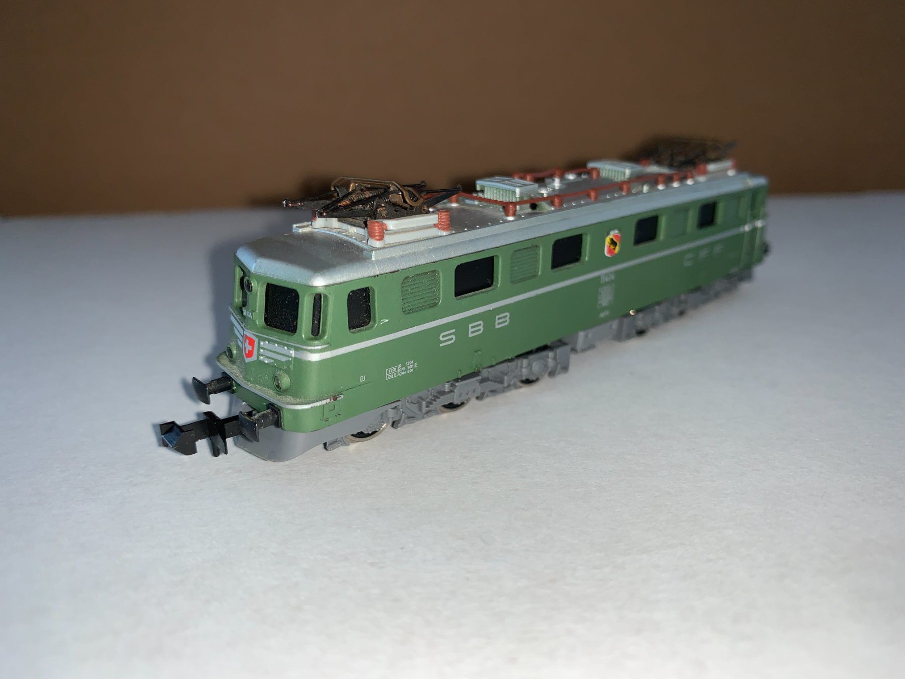 Trix Modelleisenbahnen: Minitrixlok SBB Ae 6/6, Bern – Gebraucht aus Belp von capowiga