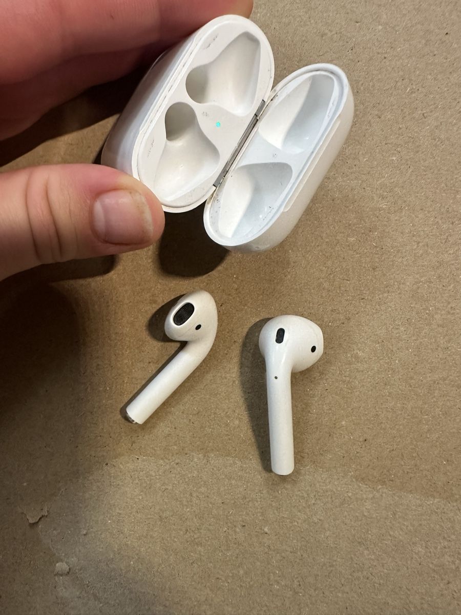 Apple Cuffie: Apple AirPods 2. Generation – Usato da Brütten venduto da Akessl 2