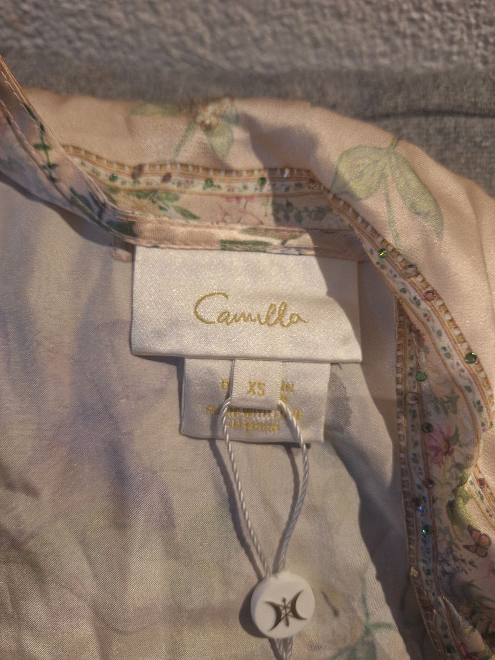Robes: vestito seta – Neuf avec emballage d'origine à Rovio par pri_ml8y 1