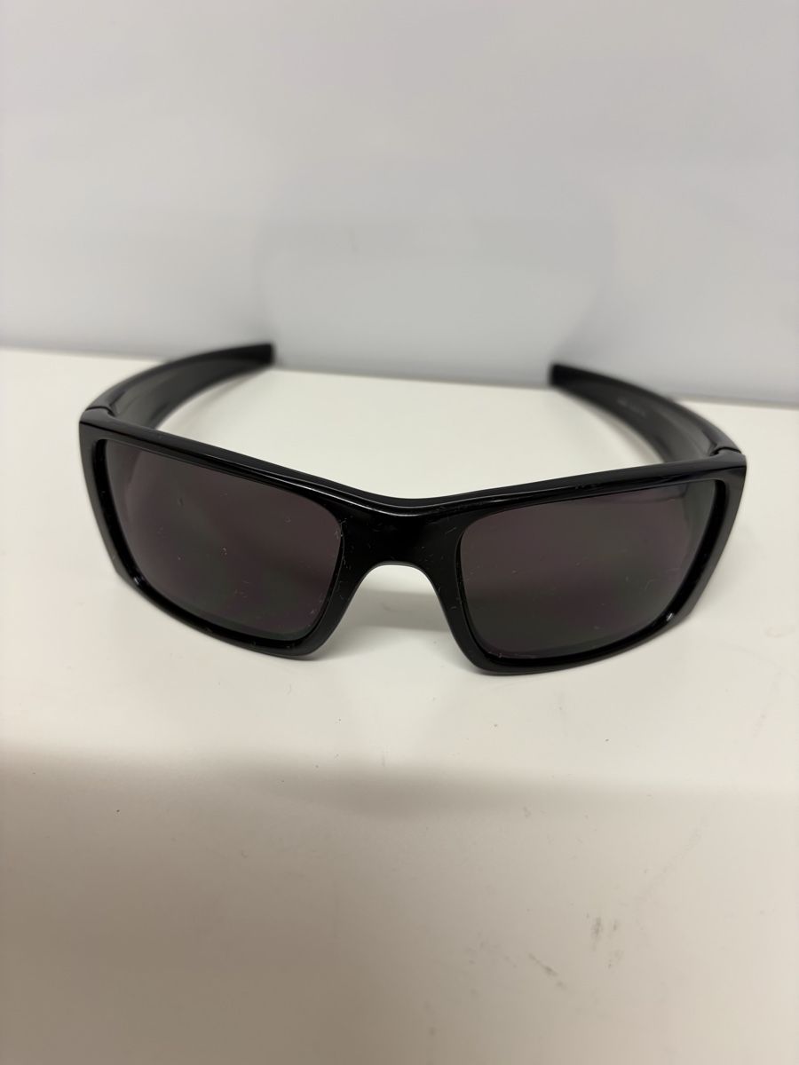 Oakley Occhiali & Lenti: Oakley Fuel Cell Sonnenbrille – Usato da Hunzenschwil venduto da sputnik26