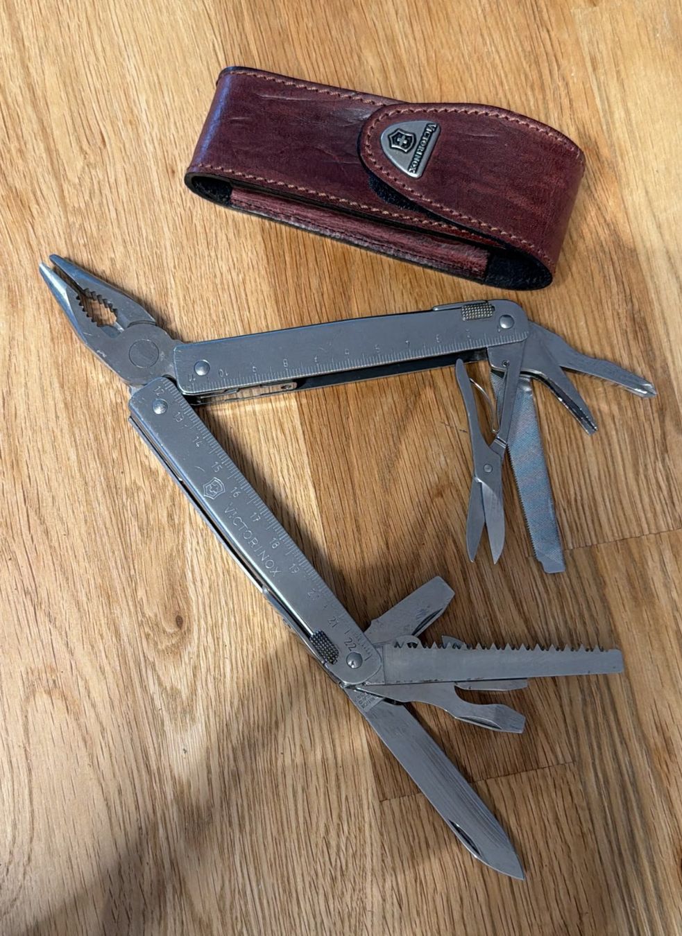 Victorinox Coltelli tascabile: VICTORINOX SWISSTOOL MIT ETUI – Usato da Zürich venduto da Frei-Occasionen 2