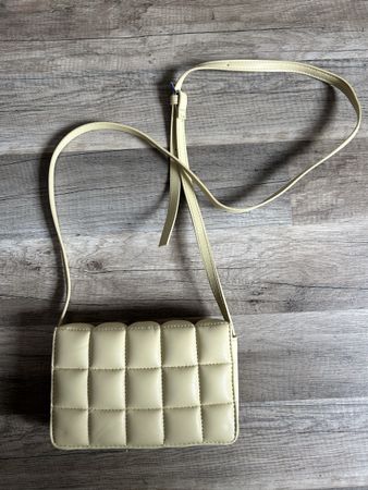 Elegante Handtasche von H&M, neuwertig, beige, klein