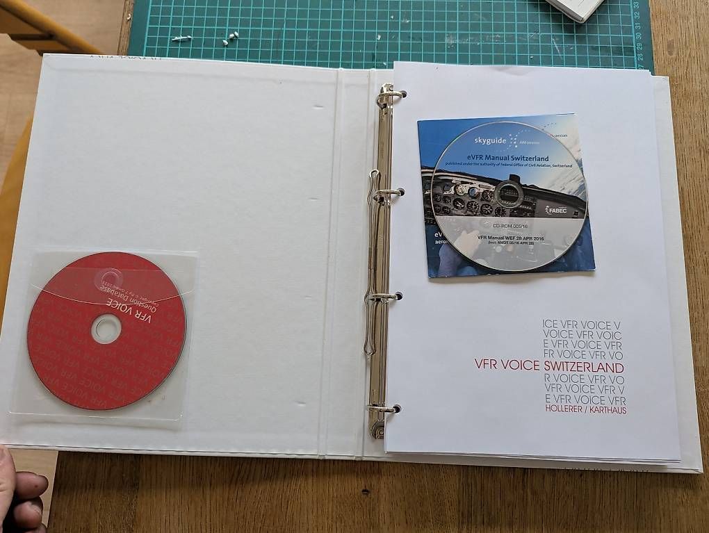 Raccoglitori: VFR Voice Ordner mit CD – Usato da Würenlingen venduto da lb4rth 1