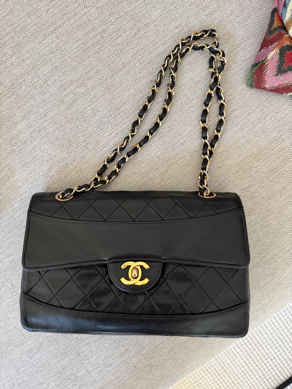 Chanel Sacs femmes: Chanel Classic Single Black Lambskin Bag – D'occasion à Zürich par ken_yn82