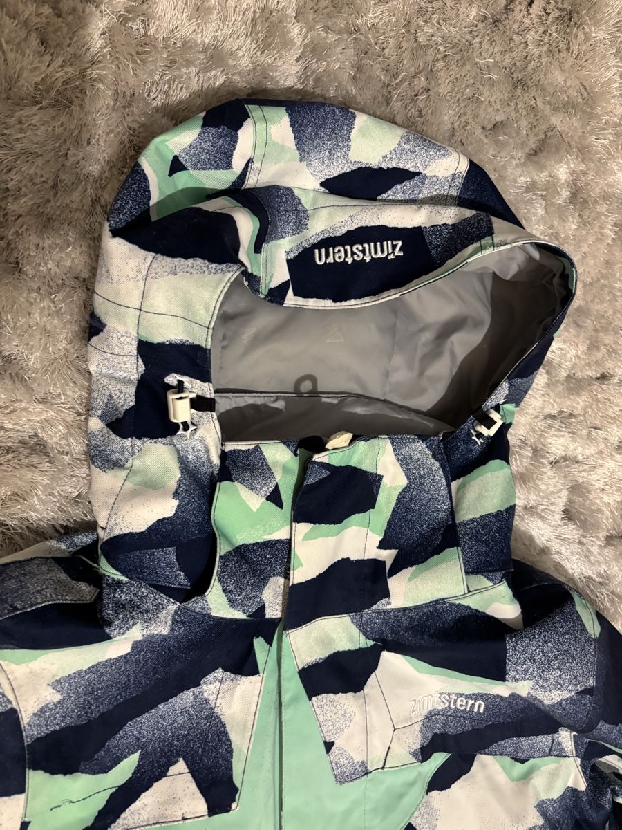 Jacken: Zimtstern Ski / Snowboardjacke Gr. S – Gebraucht aus Hünenberg von val_zs9z 9