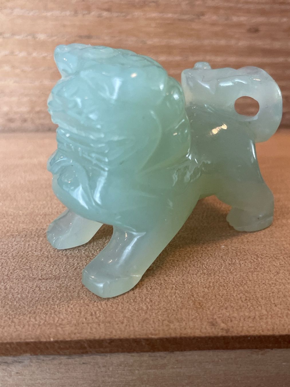 Statuette: Jadeit Stein Tierfigur, chinesischer Wächter Löwe hell – Usato da Embrach venduto da Gauvain1 1