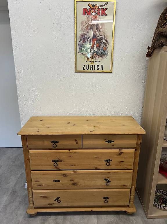 Cassettiere: Schlichte Kommode aus hellem Nadelholz – Usato da Schaffhausen venduto da Galleria13_Brocki_SH