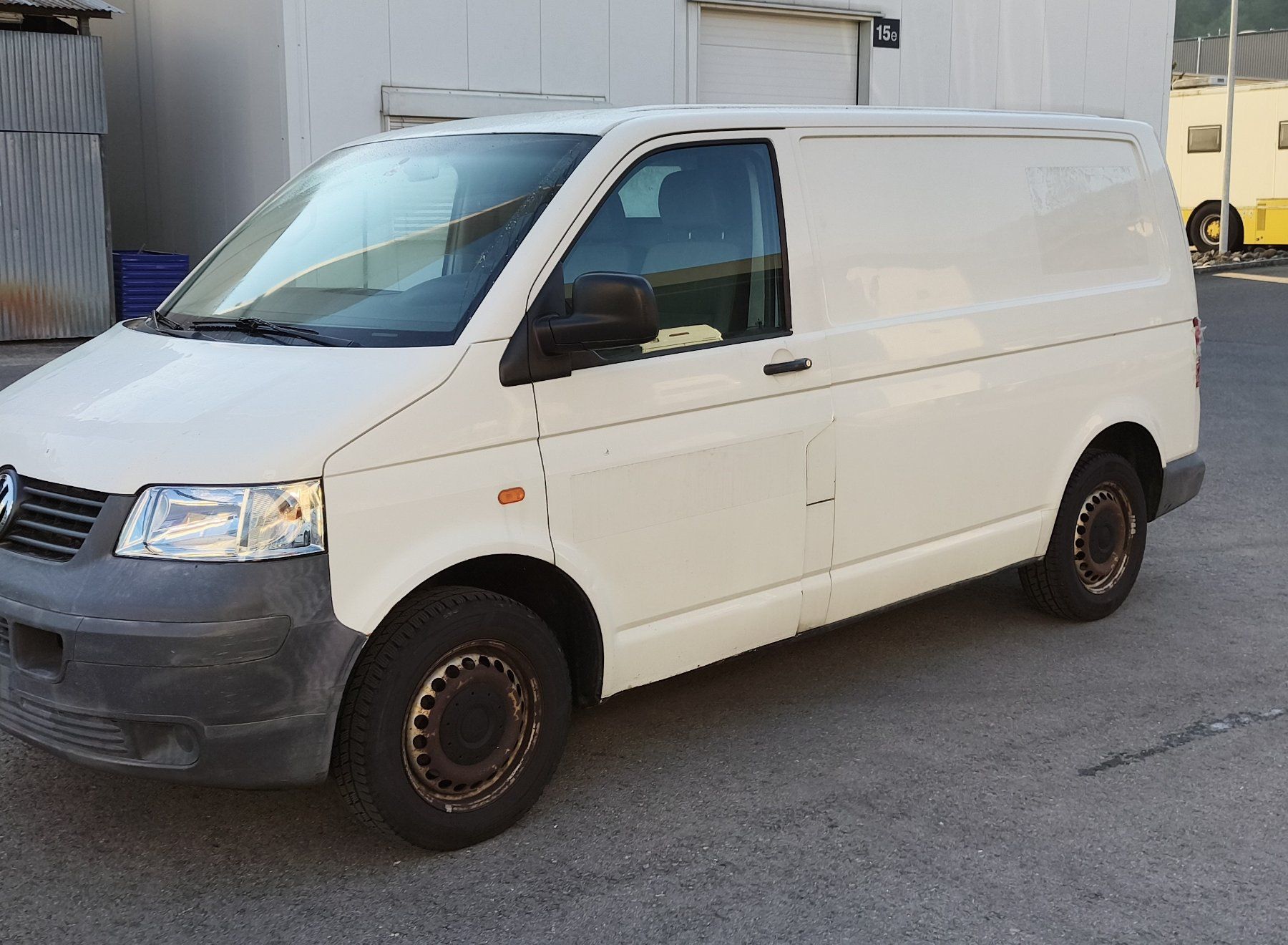 VW Nutzfahrzeuge: VW t5 Transporter – Gebraucht aus Freienbach von Aperol69