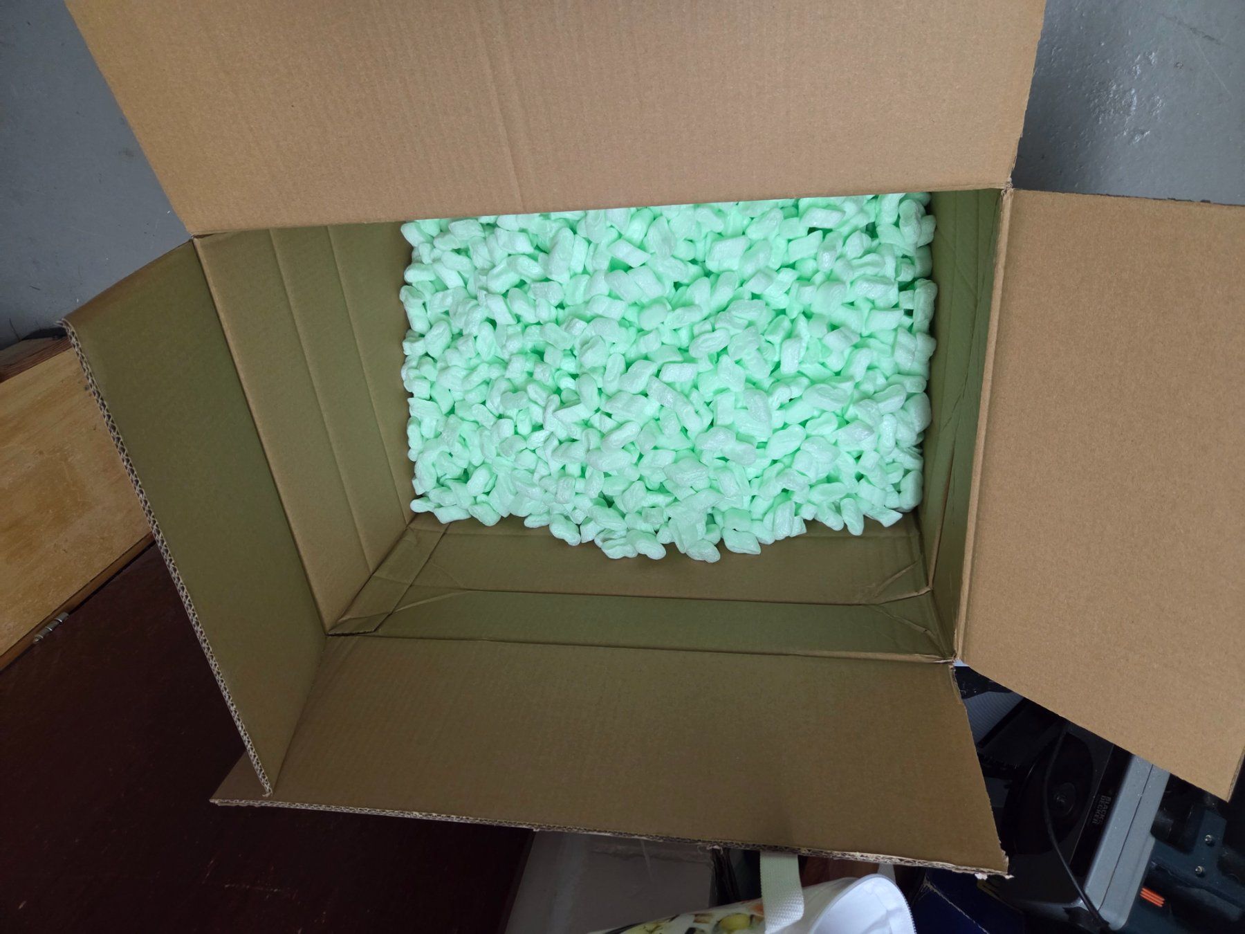 Füllmaterial: Verpackunschips – Gebraucht aus Münchenstein von 2011nico 1