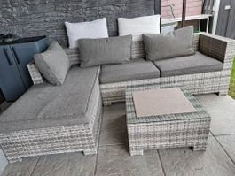 Garten-Lounge aus PE Rattan grau inkl. Tisch und Polstern