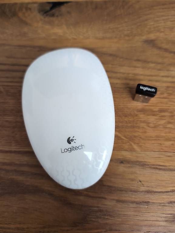 Souris: Logitech Touch Maus T620 mit USB Unified Receiver – D'occasion à Rothenburg par arabica2005