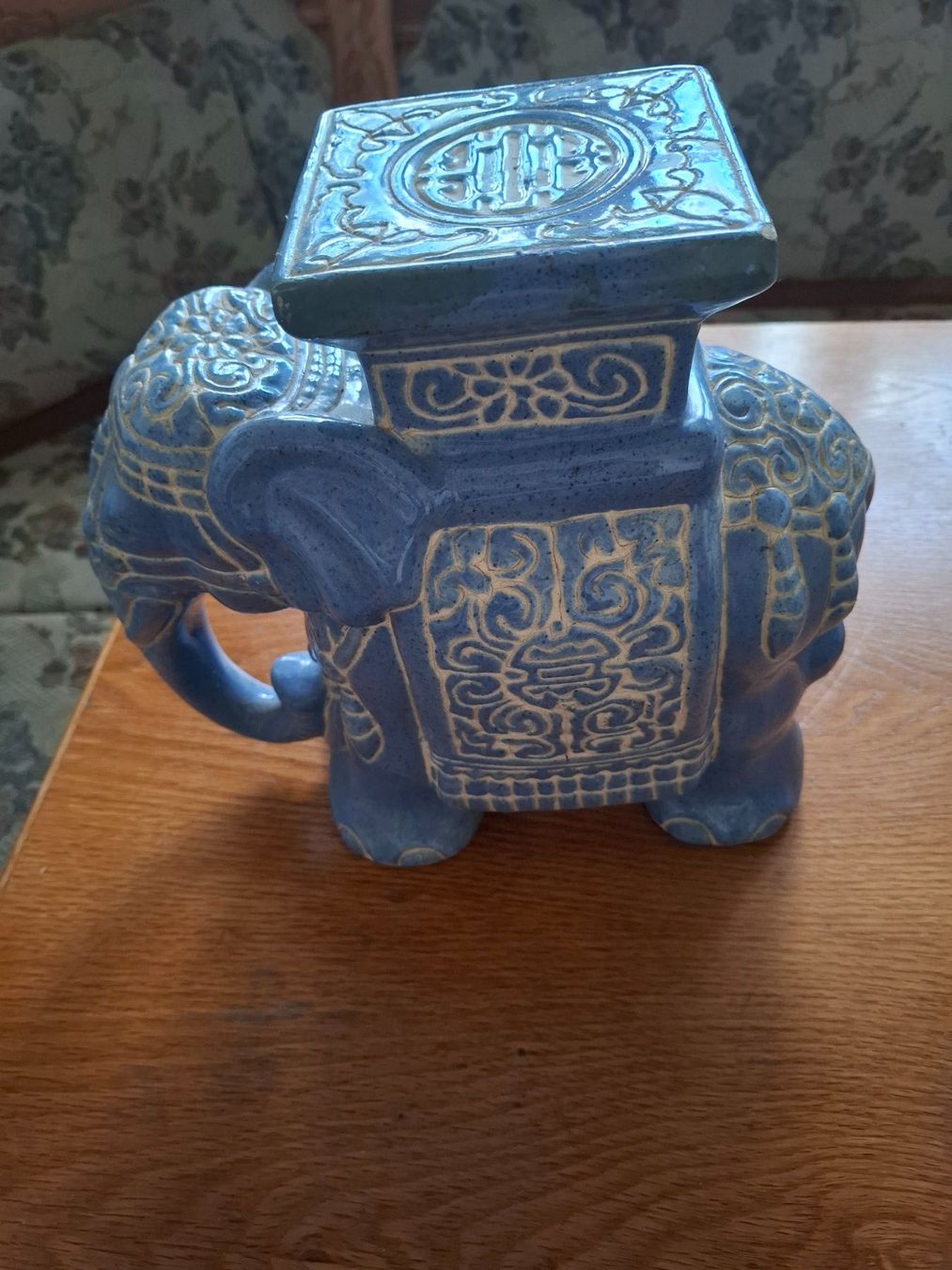 Tutte le decorazioni: Elefant aus Keramik – Usato da Hunzenschwil venduto da Hardrock6 2