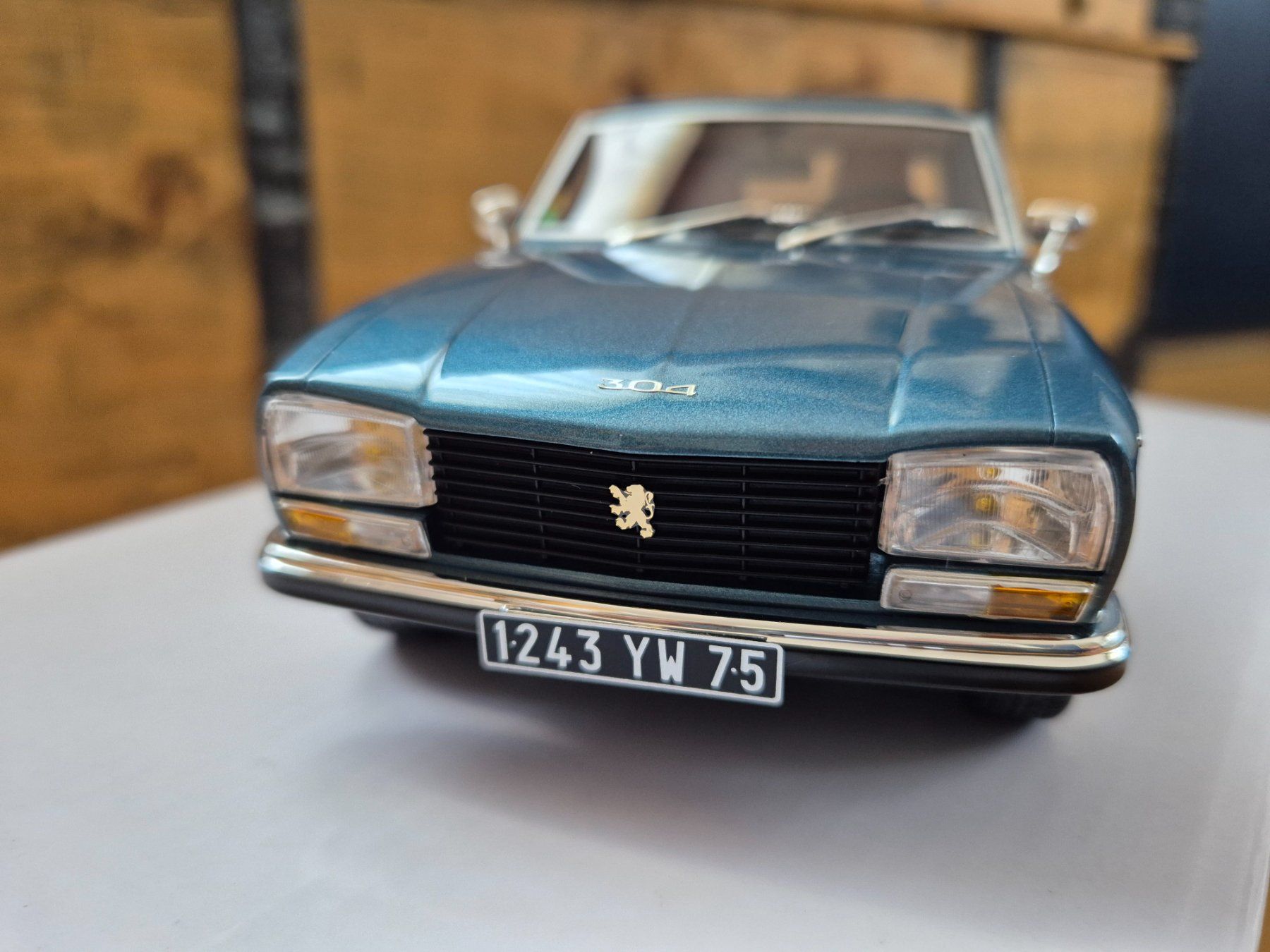 Peugeot Modellautos: Peugeot 304 S Coupe 1:18 Modellauto Oldtimer – Neu und originalverpackt aus Trimbach von Ramsi1270 4
