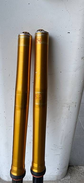 Pezzi di ricambio: Öhlins 48mm Gabel  – Difettoso da Wangen SZ venduto da Flupo74