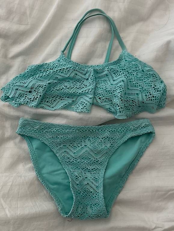 Badekleider & Bikinis: Maillot de bain 5/6 ans turquoise  – Gebraucht aus Renens VD von mary184