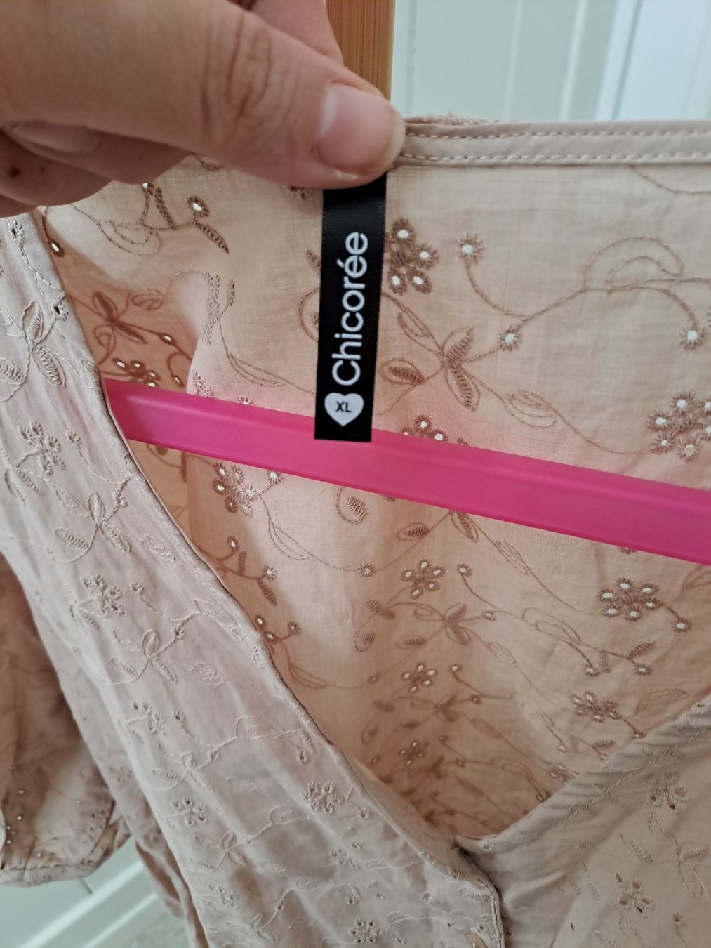 Camicette: Bluse Stickerei kurzarm Grösse XL  – Usato da Rickenbach LU venduto da bishiida 2