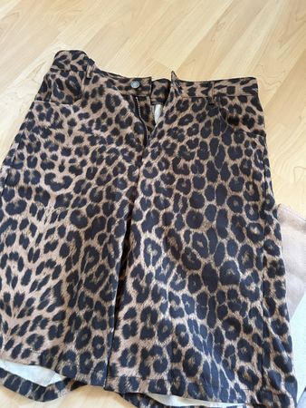Leopardenmuster Shorts, Grösse M 