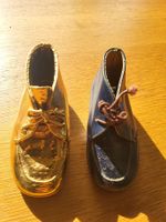 Antike Kinderschuhe von 1968