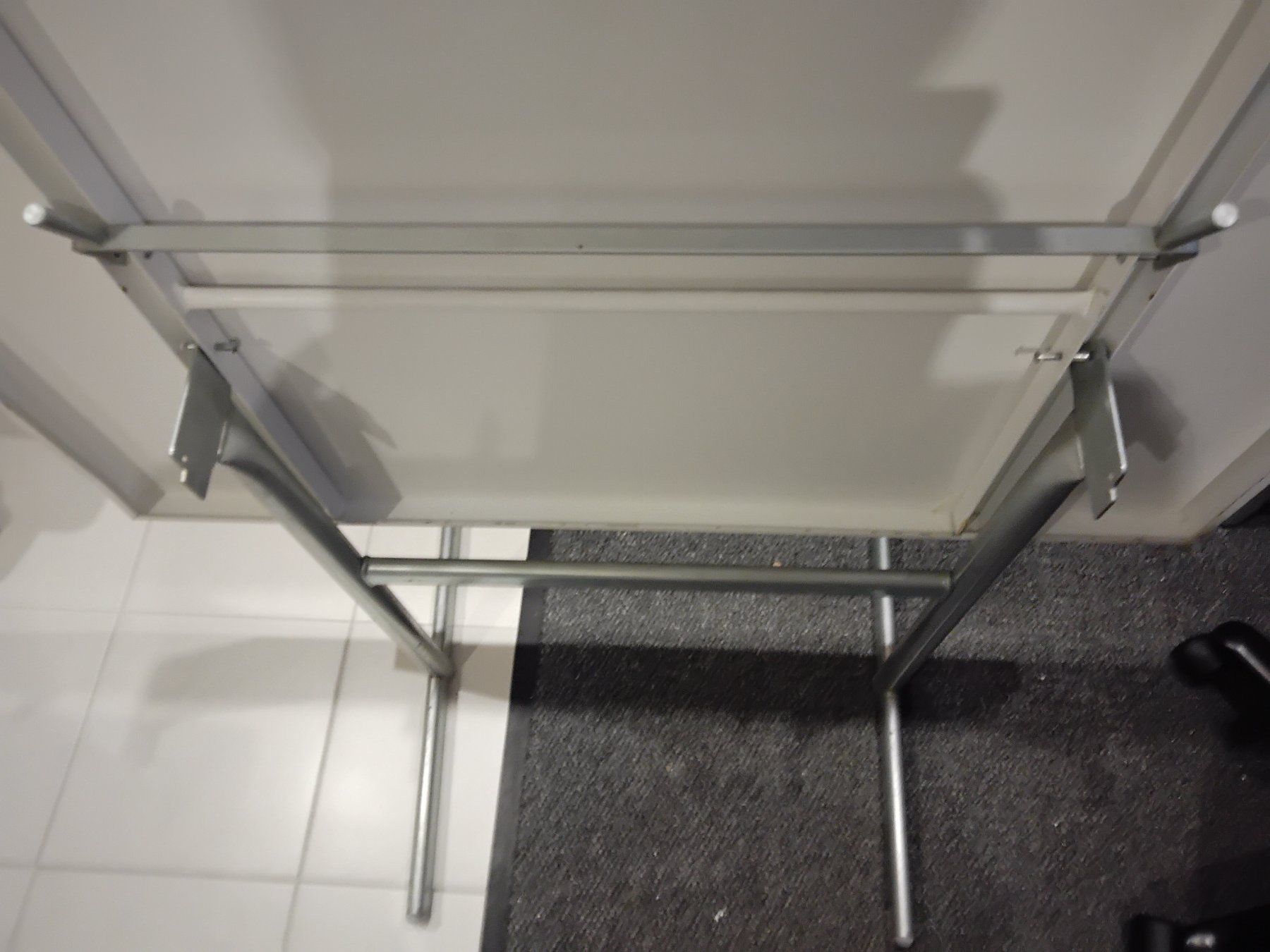 Tavoli: Schaffner Tisch Blech Klapptisch 100*65 – Usato da Oetwil am See venduto da Eland 2
