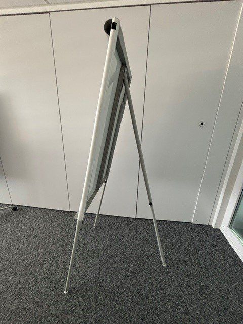 Lavagne: Flipchart Weiss mit Standfuss – Usato da Dürnten venduto da jungfarmer10 1