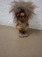 Naturholz Troll Figur, handgefertigt