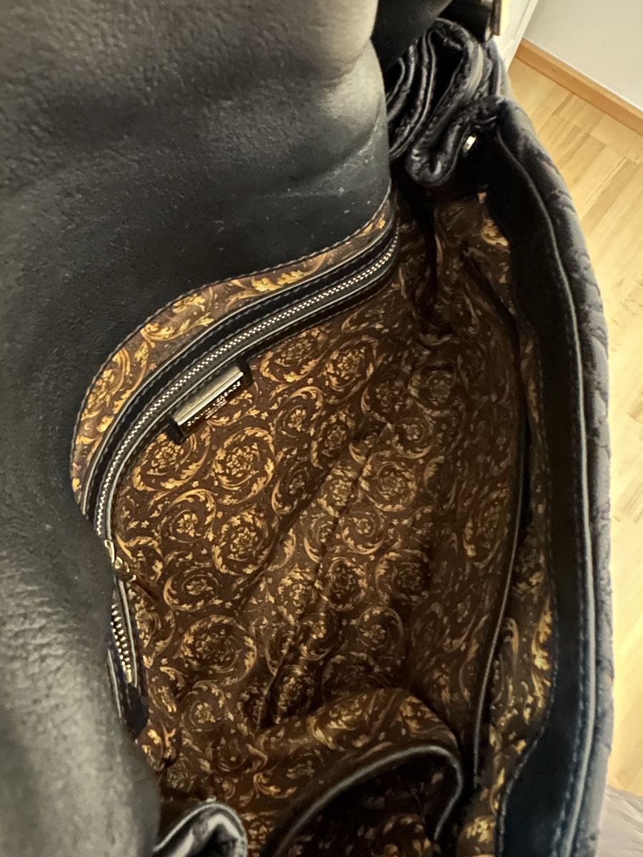 Versace Borse da donna: Versace Black Leather Shoulder Bag - Great Condition – Nuovo (secondo la descrizione) da Langnau am Albis venduto da vitaklimova 6