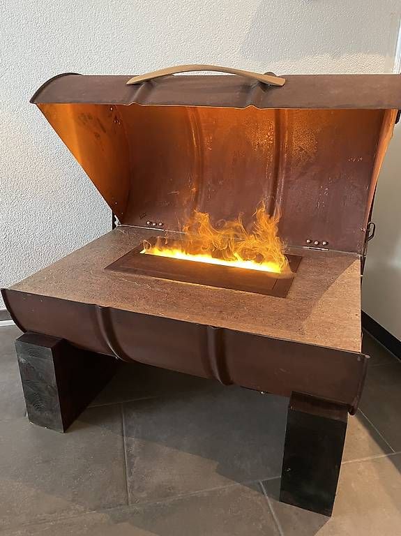 Tutte le decorazioni: Exklusives Design-Cheminée  handgefertigtes Unikat – Usato da Hausen AG venduto da SolivaLab 1