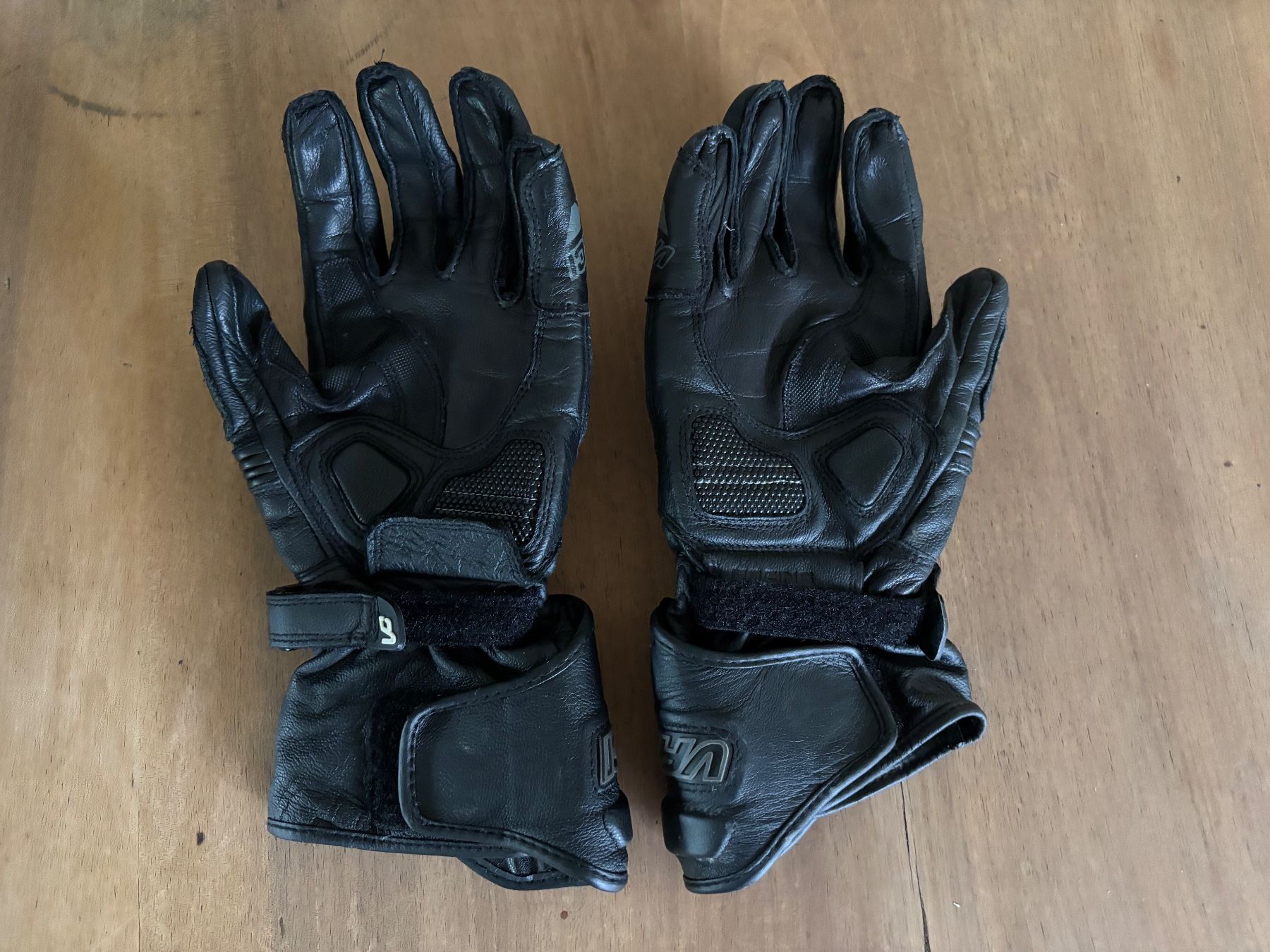 Vanucci Guanti & manicotti: Vanucci Echtleder Motorradhandschuhe Gr. S/M Black – Usato da Zürich venduto da Peter_Schmitt 1