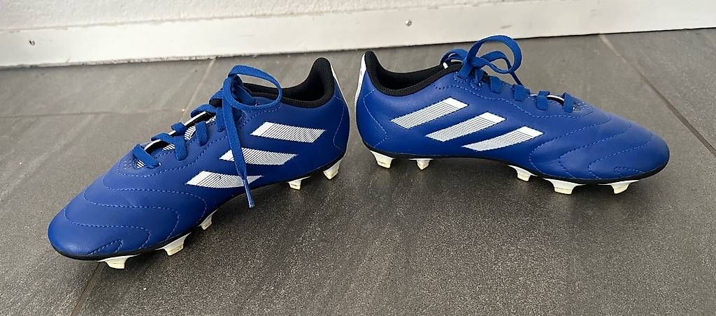 Adidas Herrenschuhe: Fussball Schuhe Adidas Gr. 35 – Gebraucht aus Sirnach von toschka-74 2