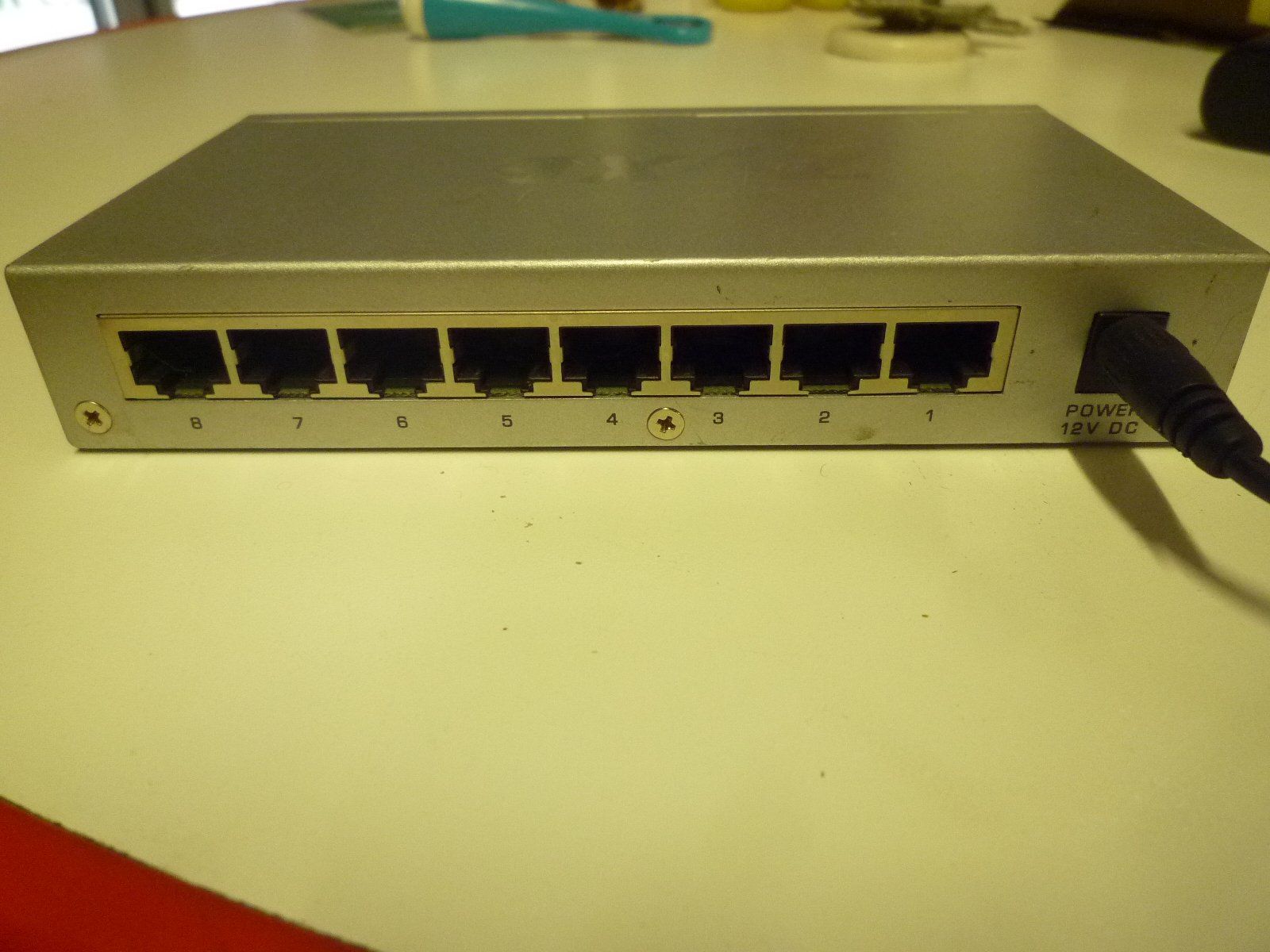 Zyxel Modem & Router: Switch ZYXTEL 8Port Model G5 108 B – Usato da Sissach venduto da Gruetter-Moto-Center 2