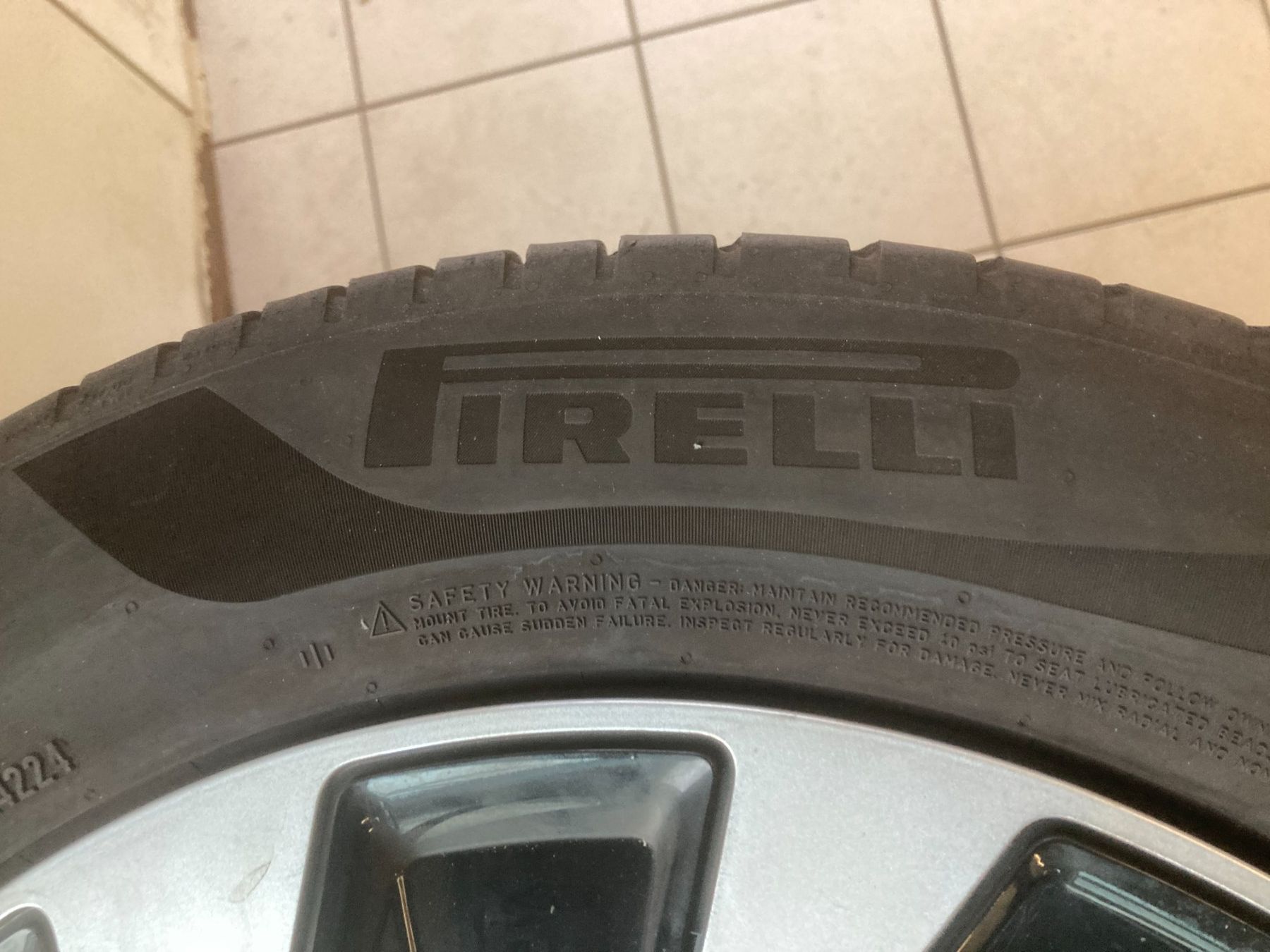 Ford Pneus & Kompletträder: Ford Focus Sommerräder 205/60R16  Pirelli – Gebraucht aus Cham von WB2223 2