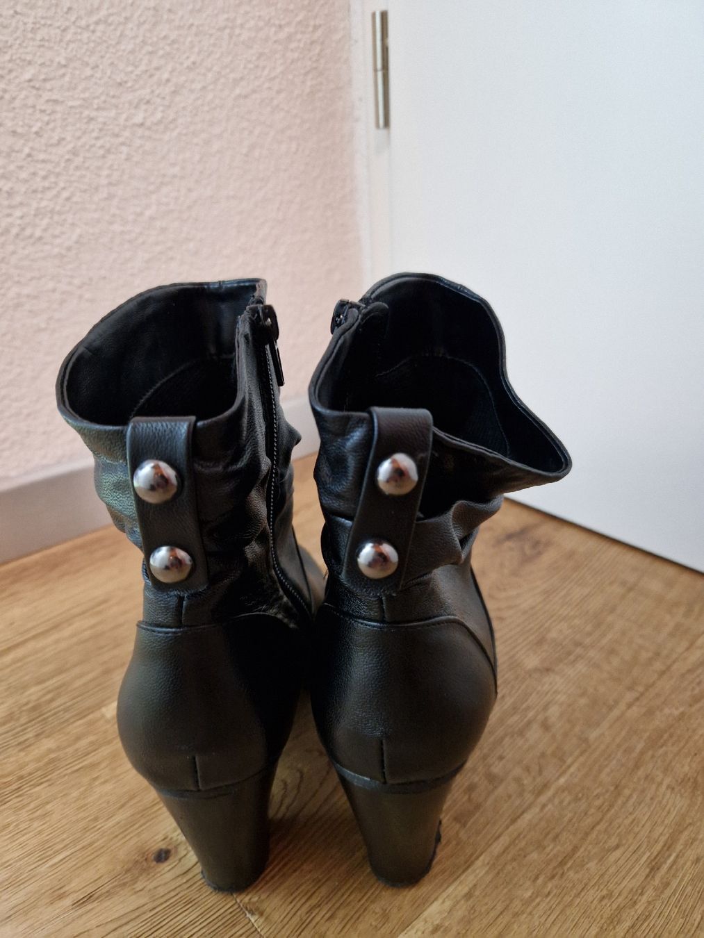 Scarpe da donna: Stiefeletten Gr. 38 – Usato da Berikon venduto da lotti11 2