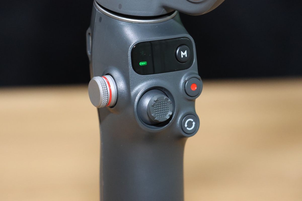 DJI Staffe: DJI Osmo Mobile 7P Smartphone Gimbal – Usato da St. Gallen venduto da UsDeSchwiz 2