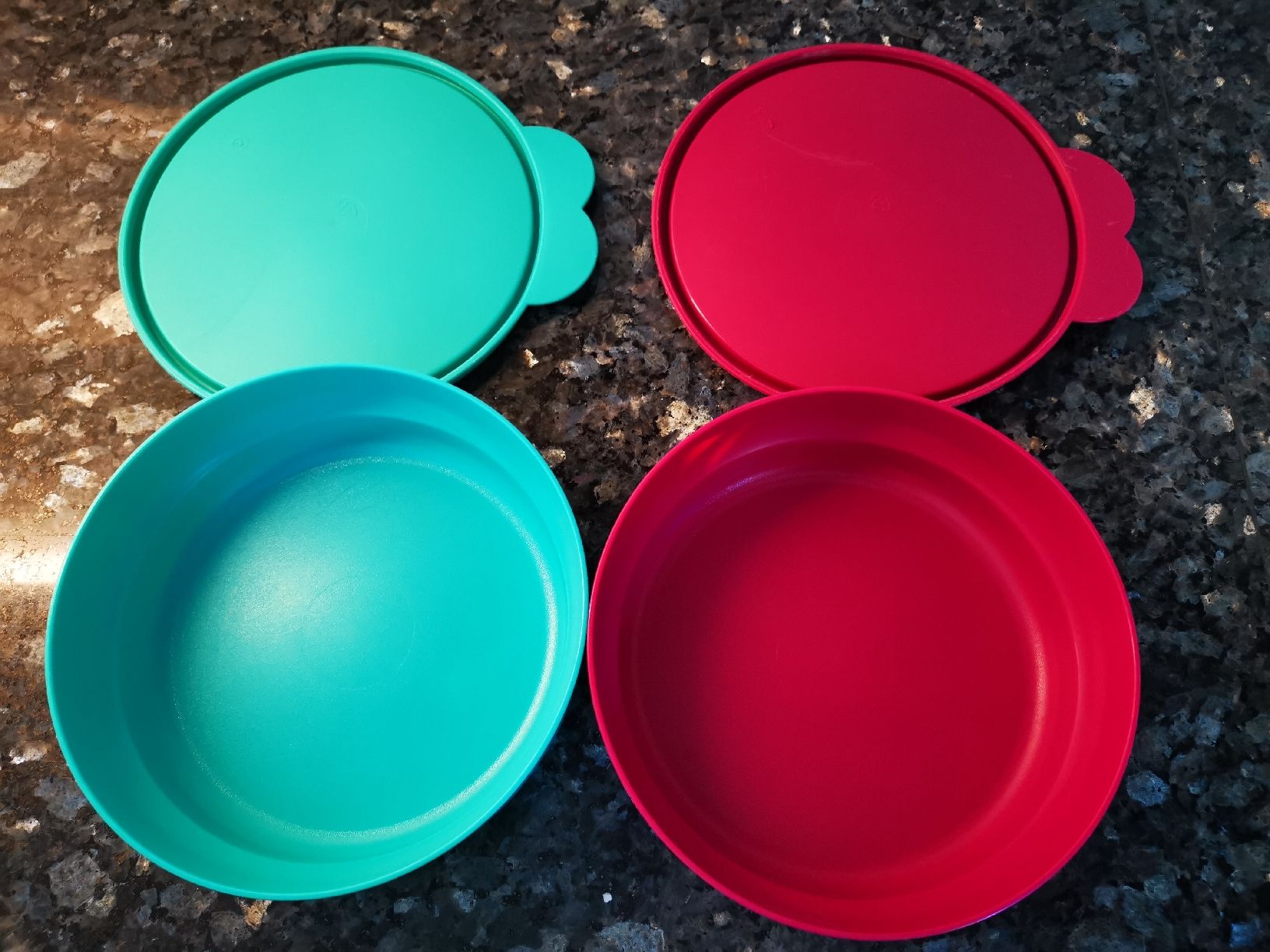 Tupperware Contenitori & Simili: Tupperware Schüssel Set, 2-teilig, rot/türkis, – Usato da Lanzenhäusern venduto da Gimli72