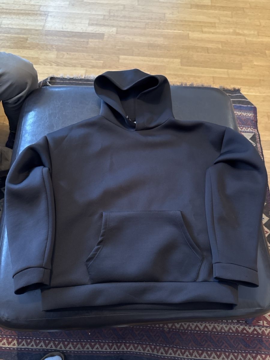 Maglioni & Felpe: Oversize schwarzer Hoodie – Usato da Zumikon venduto da tym_m9vl