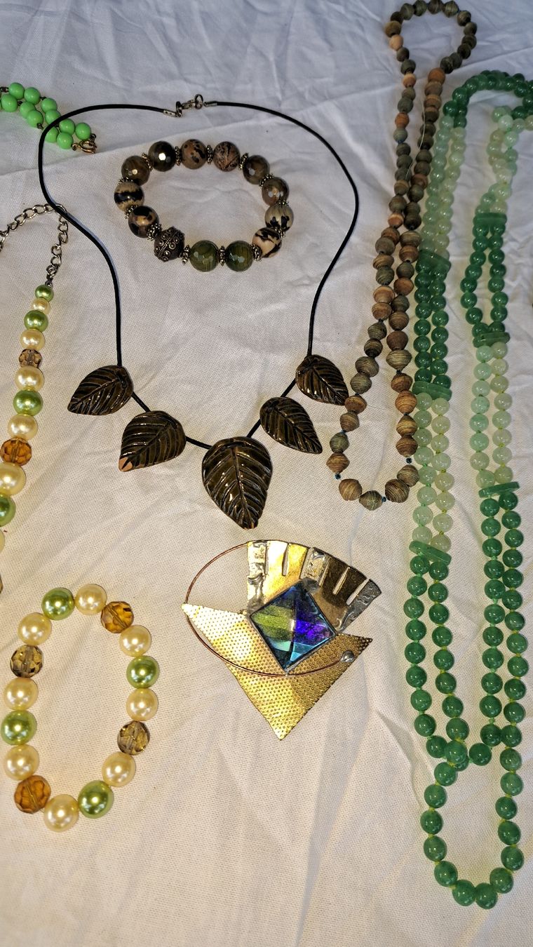 Altri gioielli: Modeschmuck Vintage Konvolut  – Usato da Kölliken venduto da Upcycling-by-Mc-TAM 4