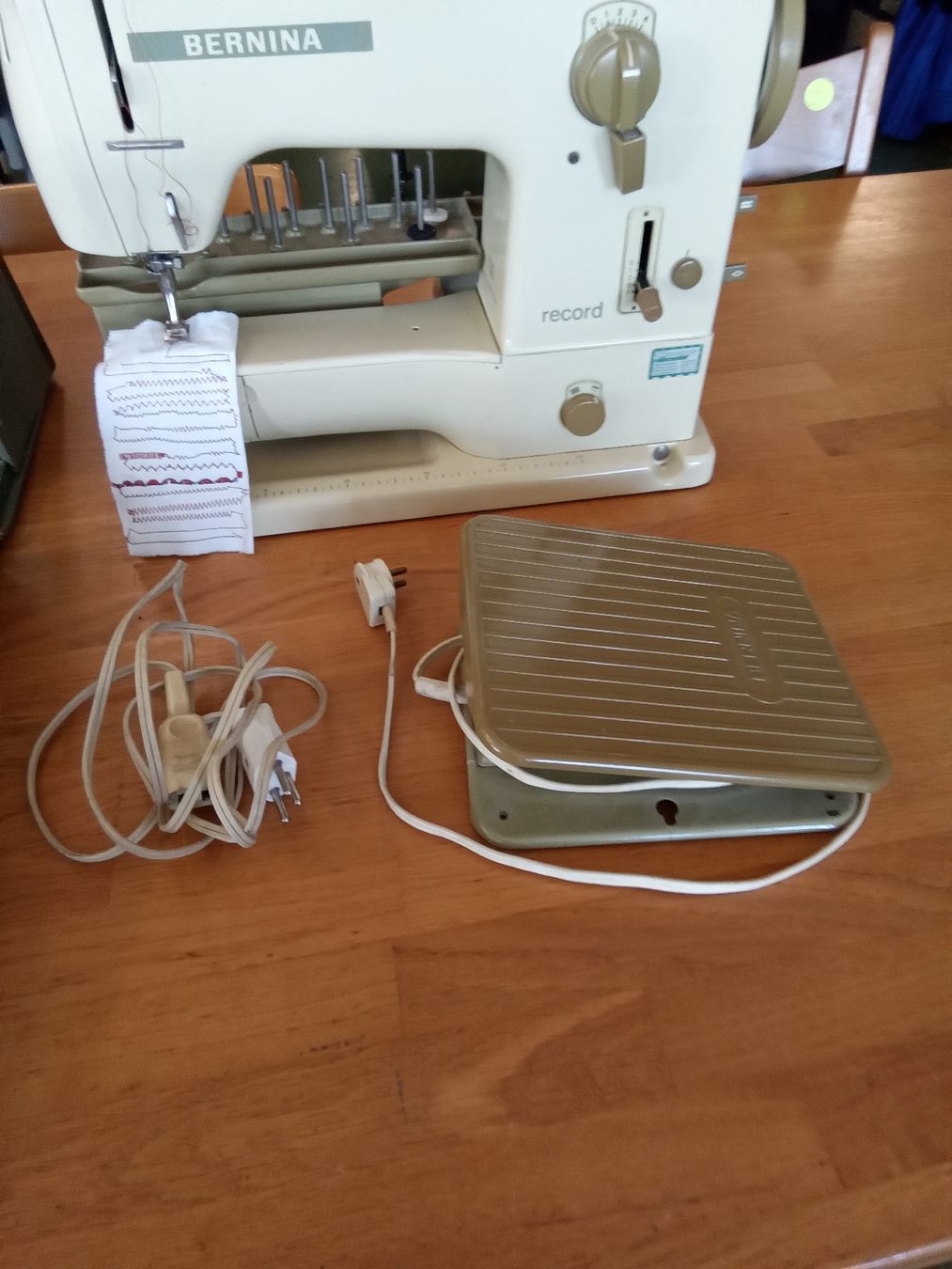 Bernina Macchine da cucire: Bernina 730 Record Nähmaschine  – Usato da Pratteln venduto da Cartonsducoeur_bl 5