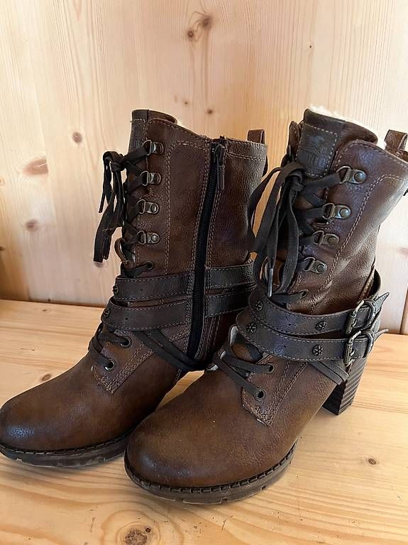 Chaussures femmes: Stiefelette braun Gr. 40 – D'occasion à Rothenthurm par Stalsa1