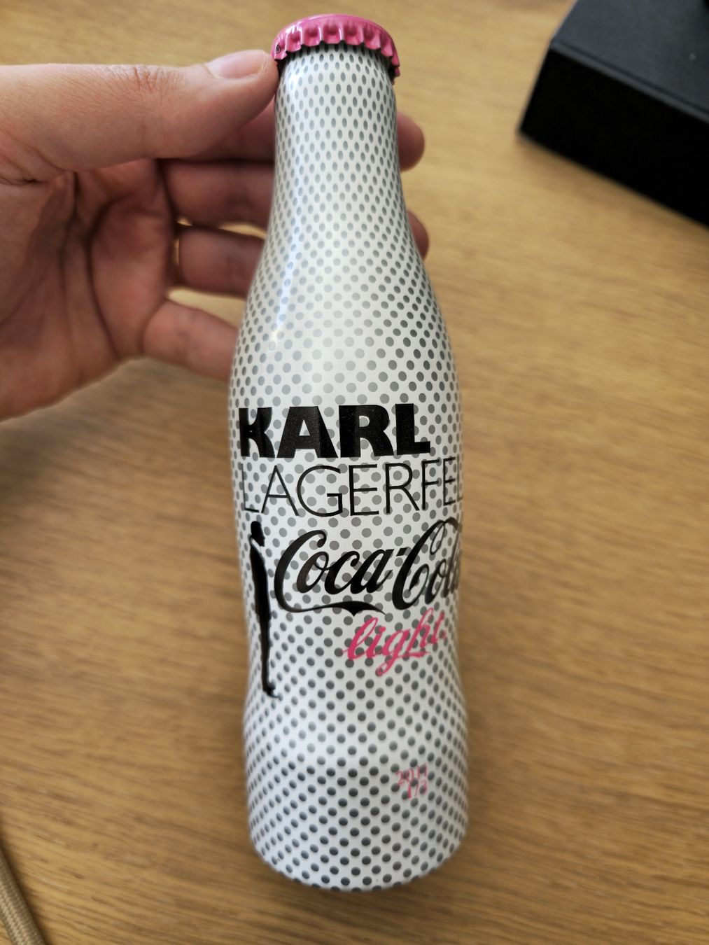 Coca-Cola Altro per la casa: Bouteille coca Karl Lagerfeld – Nuovo e nell'imballaggio originale da Forel (Lavaux) venduto da Clelia94